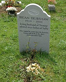 Brian Trubshaw's grave, Cherington - geograph.org.uk - 1631562