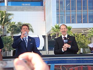 Dan Marino, Bill Cowher en el CBS Pre-game Show (4406601512)