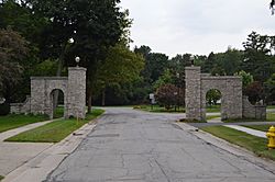 Gateway to the Eagle Point Colony neighborhood