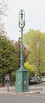 Ealing streetlamp 1905