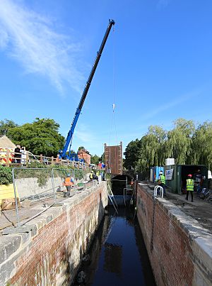 Gates being fitted to bowbridge lock