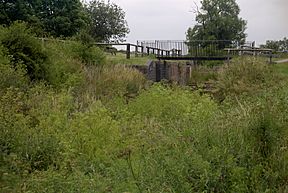 Grantham Canal not in water.JPG