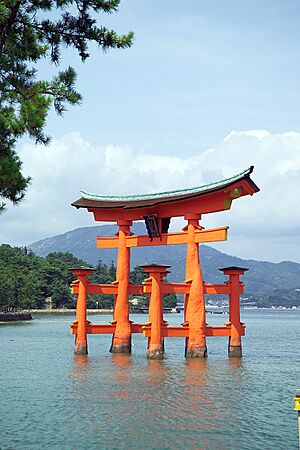 ItsukushimaTorii7379