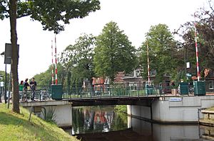 Opsterlandse-Compagnonsvaart Turfroute Oosterwolde Hoofdbrug