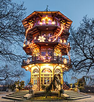Pagoda Christmas Lights (cropped)