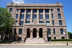 Paris July 2015 41 (Lamar County Courthouse)