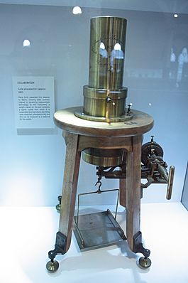 Piezoelectric balance presented by Pierre Curie to Lord Kelvin, Hunterian Museum, Glasgow
