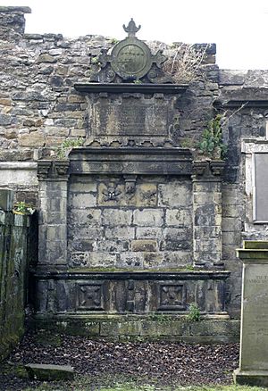 Tomb of Gilbert Primrose in Greyfriars Churchyard, Edinburgh.jpg