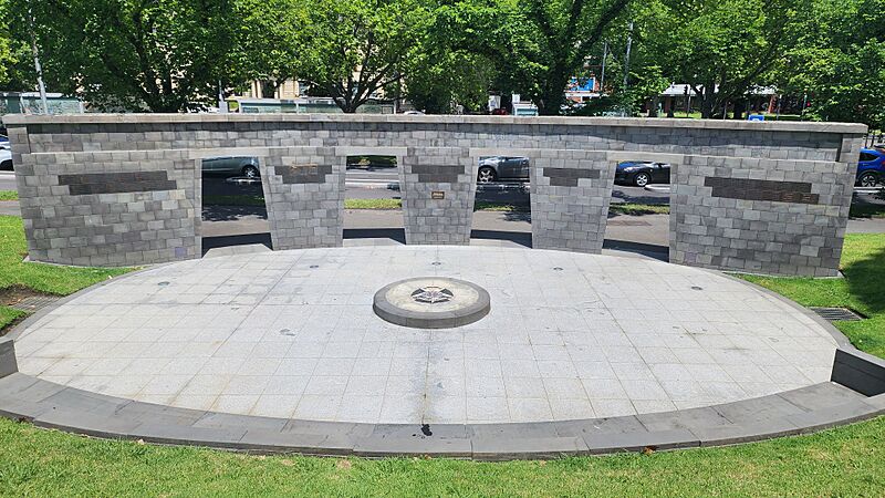 Victoria Police Memorial, Queen Victoria Gardens view