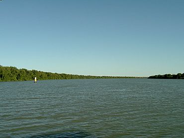 Wellington Murray River Ferry Crossing, looking south - panoramio.jpg