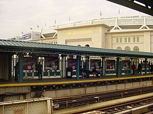 161st Street Yankee Stadium IRT Jerome southbound platform 2009 Yankee Stadium