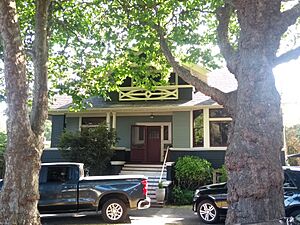 2753 Cavendish Ave, Victoria, BC, Canada