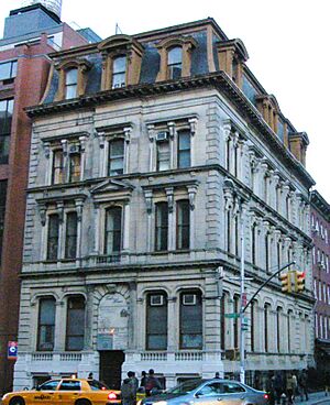 9-e-7th-metropolitan-savings