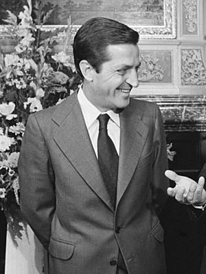 Adolfo Suárez 1977 (cropped)