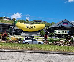 Australian Icon ' The Big Banana' located in Coffs Harbour, Australian icon (cropped)