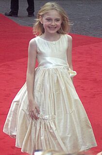 Dakota Fanning WOTW London retouch