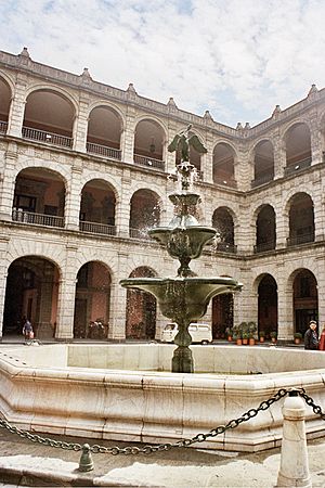 Fuente del palacio Nacional in Mexcio 2005
