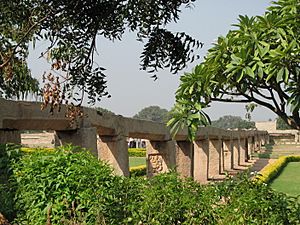 Hampi aqueduct