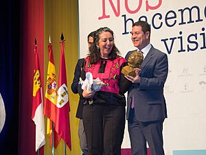 Marcela Lagarde receives the Luisa de Medrano award