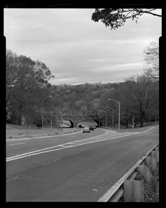 Mosholu Parkway overpass at the Mosholu Parkway interchange, looking northeast. This is the last bridge on the Henry Hudson Parkway and 0.5 mile from its terminus at the Westchester HAER NY-334-94