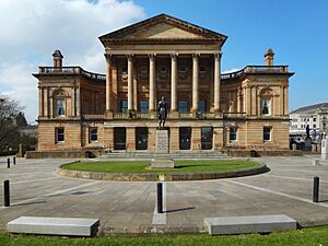 Paisley Town Hall (geograph 6160460)