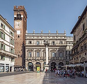 Piazza delle Erbe - Palazzo Maffei (Verona)