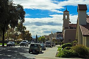 Sunny Morning in Downtown Hanford (15541298548) (cropped)
