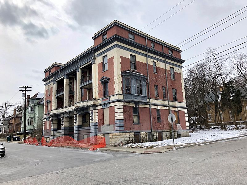 The Kinsey Apartment Building, Mount Auburn, Cincinnati, OH (32352358647)