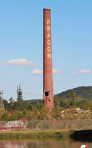 Aragon Mill chimney, October 2016.jpg