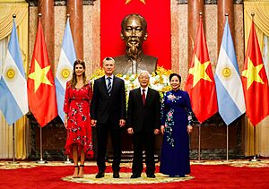 Argentine President Mauricio Macri and Vietnam leader Nguyễn Phú Trọng in 2019