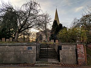 Boundary Wall, Gate, Steps And Overthrow At Church Of St Mary, Church Street, Edwinstowe (2)