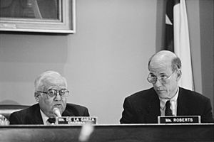 Chairman Kika de la Garza and Pat Roberts at a meeting of the U.S. House Committee on Agriculture