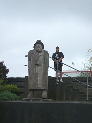 Fisherman Statue In Greymouth