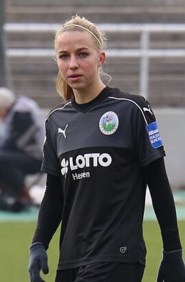 Jackie Groenen BL FCB gg. 1. FFC Frankfurt Muenchen-1 (cropped).jpg