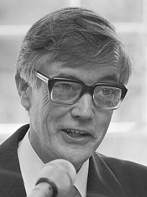 Kenneth Murray (1983).jpg