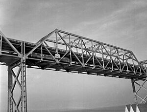 Key System train on Bay Bridge s4-002-001-s (12094649463)
