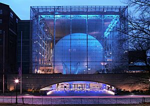 Rose Center for Earth and Space by Frederick Phineas and Sandra Priest, New York, 04003a
