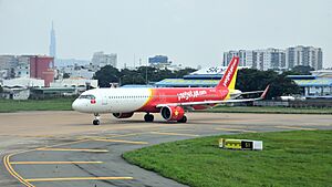 VietJet Air Airbus A321neo VN-A528 Ho Chi Minh City 2023 (01)