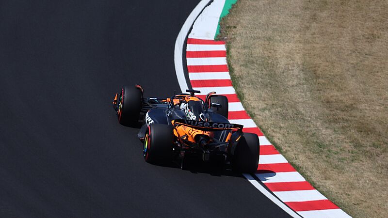 2025 Japan GP - McLaren - Oscar Piastri - FP1 (2)