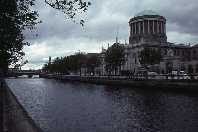 Dublin, the Four Courts from Merchant's Quay - geograph.org.uk - 3302618