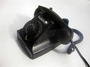 Ericsson 1950s bakelite telephone