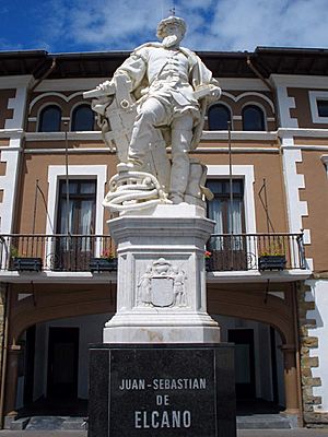 Getaria - Estatua de Juan Sebastián Elcano (Ricardo Bellver, 1881) 1