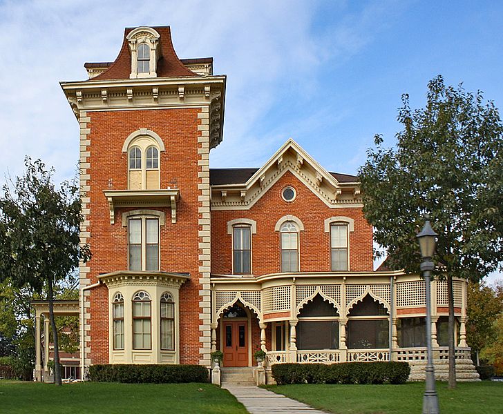 HuffLambertonHouseFrontWinonaMinnesota