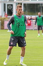Joshua Kimmich Training 2017-05 FC Bayern Muenchen-3