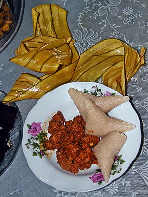 Ketupat palas with rendang daging