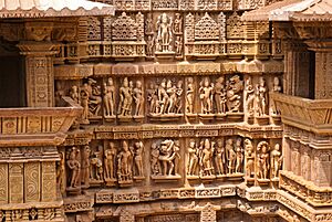 Lakshmana Temple 24