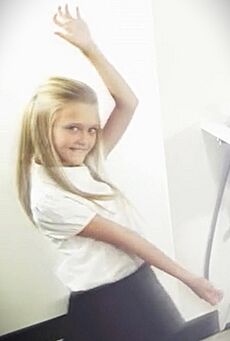 Lizzy Greene on Who Runs This Show? dancing