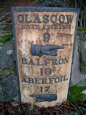 Milepost on A81 - geograph.org.uk - 988577