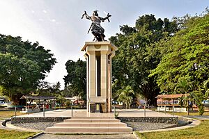 Monument, Jardim 5 de Maio, Dili, 2018 (01)