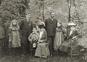 Walter Archer and family